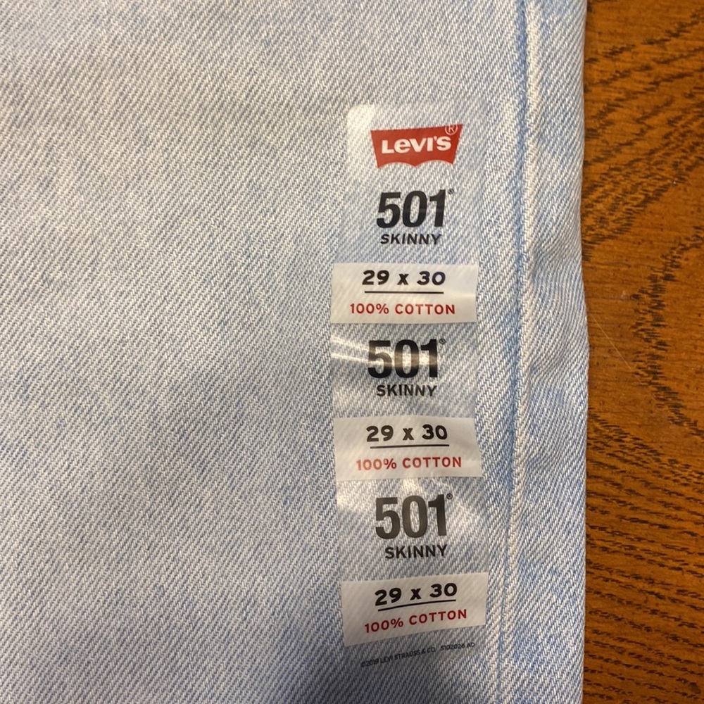 NWT Levi’s women’s 501 Skinny Jeans Light Wash - Picture 5 of 9